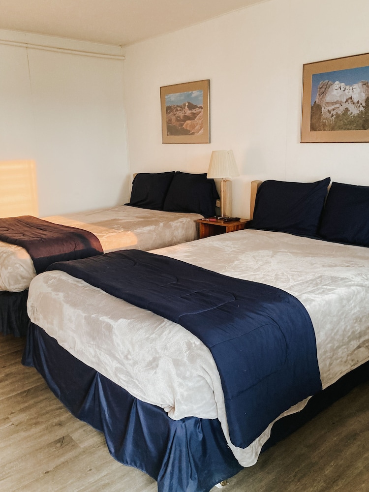 Basic Room, 2 Double Beds photo 1