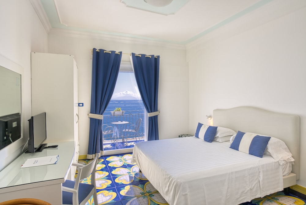Classic Double or Twin Room, Balcony, Sea View