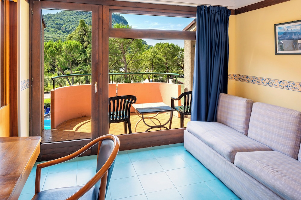 Double or Twin Room, Pool View - Photo 4