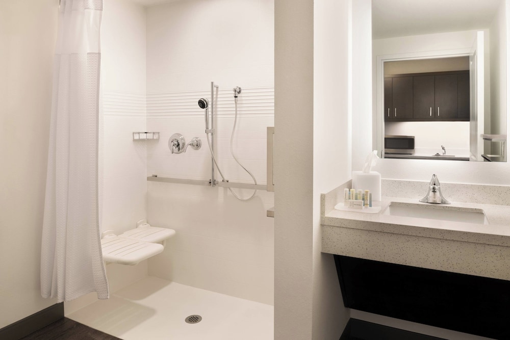 Studio, 2 Queen Beds (Hearing Accessible) - Photo 4