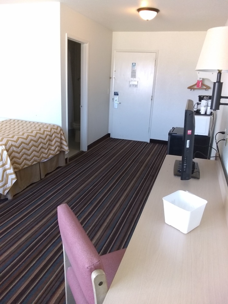 Standard Double Room, 2 Double Beds, Non Smoking, Private Bathroom photo 3