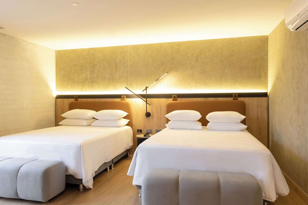 Suite, 2 Queen Beds, Non Smoking