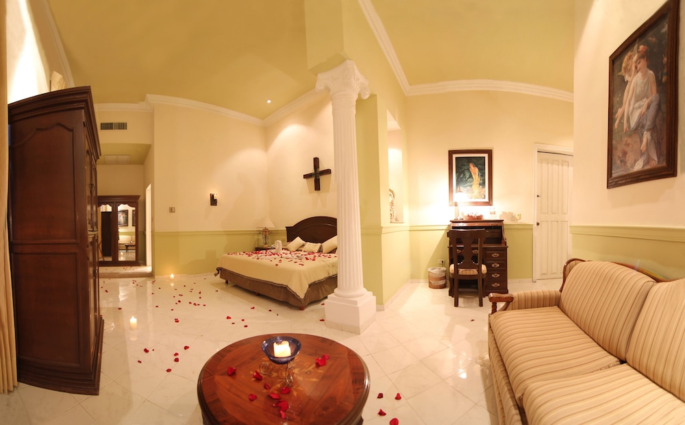 Junior Suite, 1 Bedroom, Hot Tub, Garden View - Photo 4