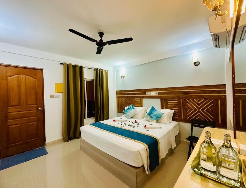 Deluxe Double Room, Pool View