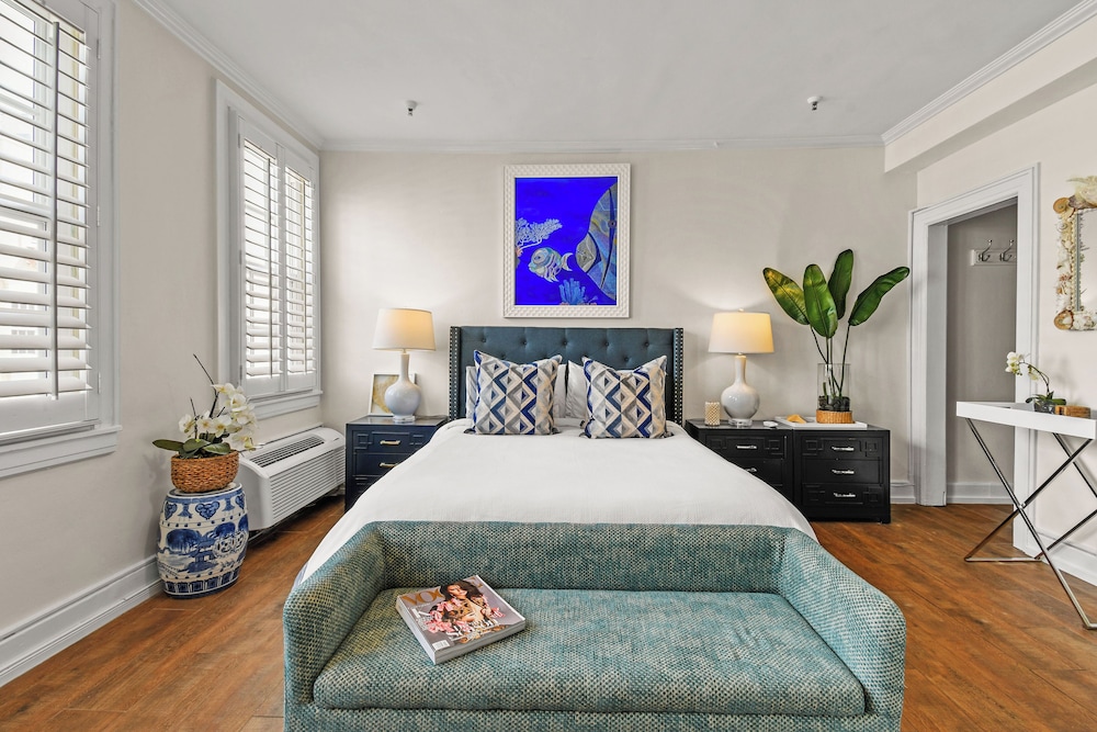 Condo, Tropical Lagoon Studio