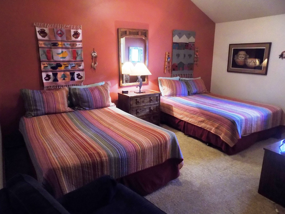 Condo, 2 Bedrooms photo 3