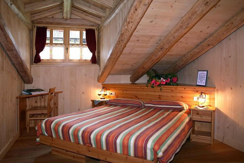 Comfort Quadruple Room, Connecting Rooms, Mountain View