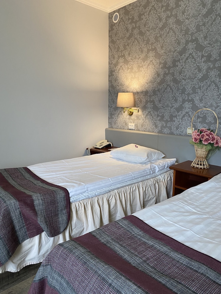 Double or Twin Room - Photo 15