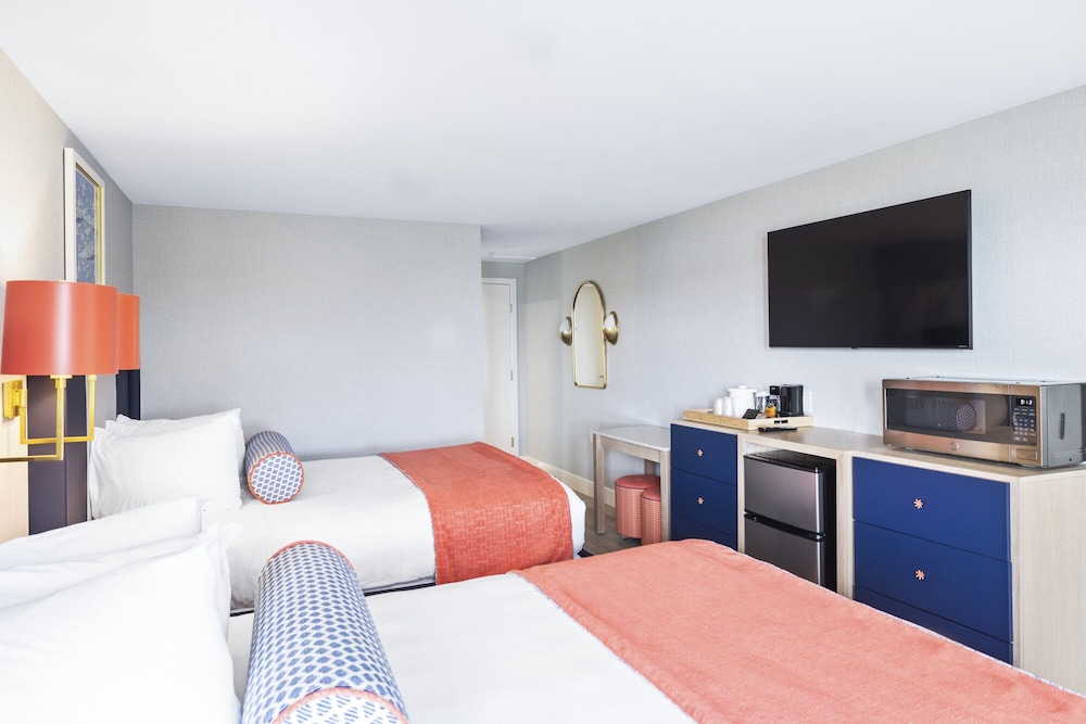 2 Queens Atrium Limited Ocean View