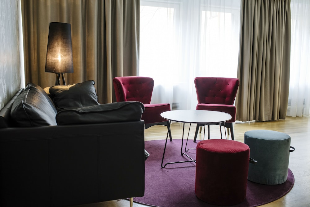 Standard Studio, Multiple Beds, Non Smoking, Kitchenette (Living Room)