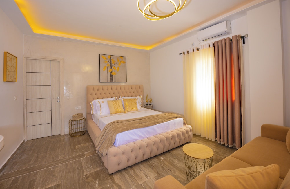 Junior Studio Suite