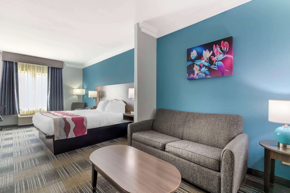 Two Bedroom Suite, 1 King Bed, 1 Queen Bed - Photo 2
