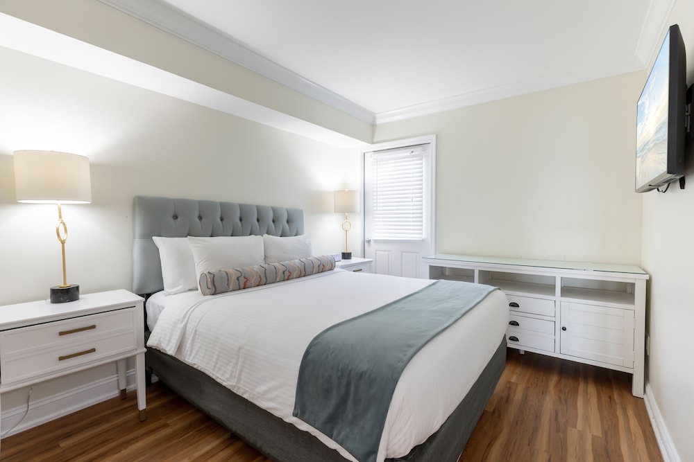 Full Ocean View Penthouse - Off Site Condominium P32