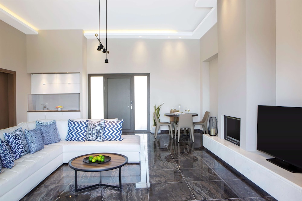 Royal Villa, 2 Bedrooms, Private Pool - Photo 3