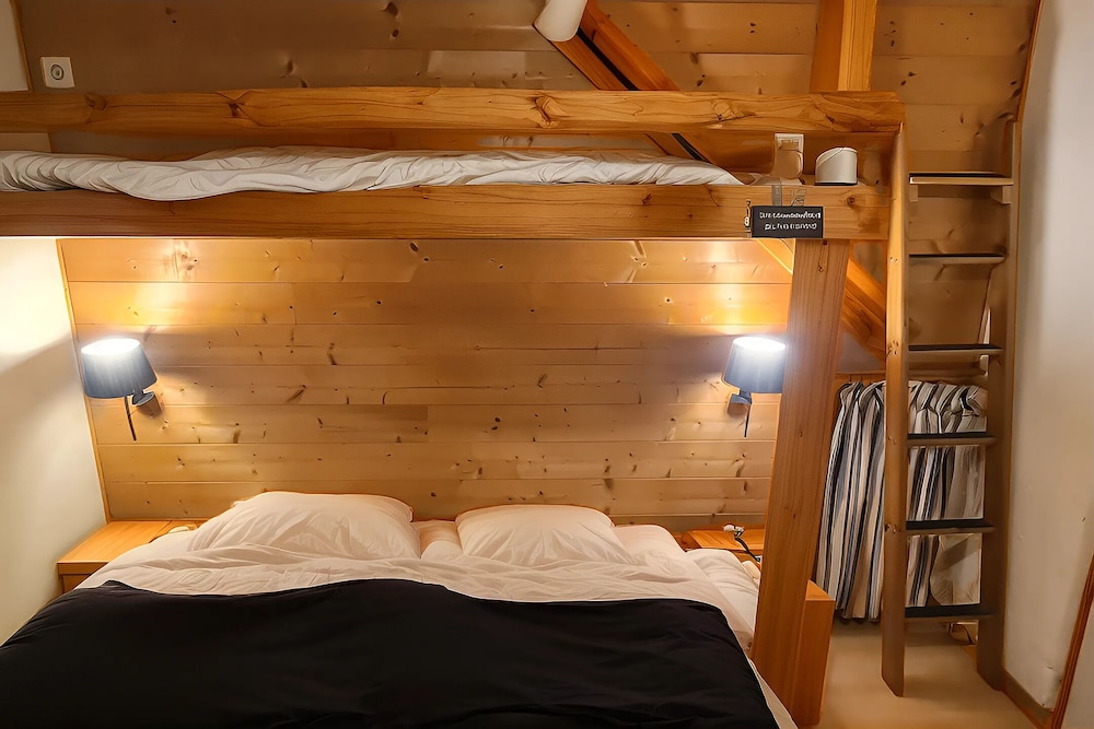 Classic Double Room, Ensuite, Mountain View photo 2