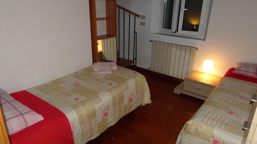 Basic Single Room (Camera 05)