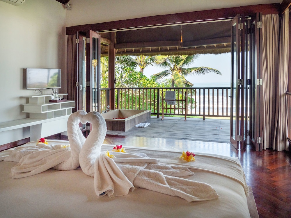 Luxury Villa, 3 Bedrooms, Private Pool, Beachfront photo 2