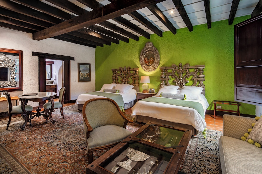 Master Suite, 2 Queen Beds, No. 2 & 9