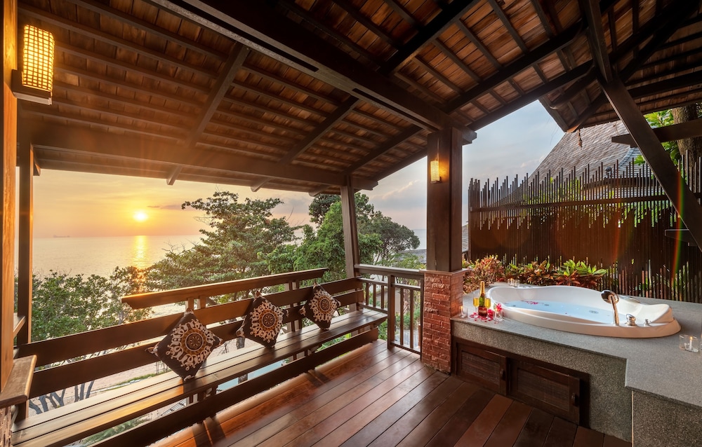 Junior Suite Jacuzzi Seaview - Photo 11