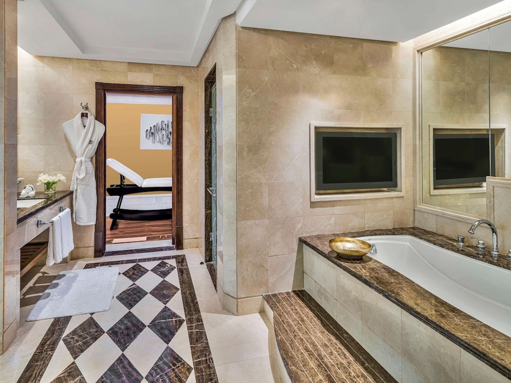 Fairmont Gold, Signature Suite, Kaaba View - Photo 2