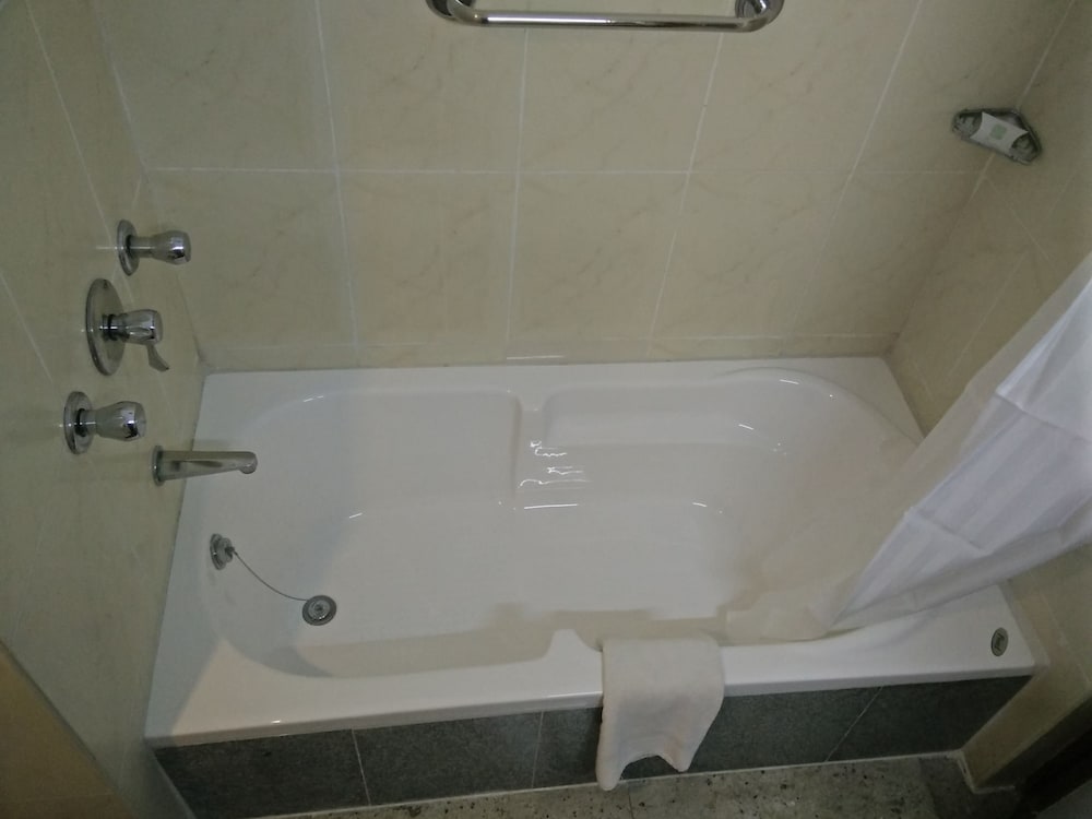 Deluxe Double or Twin Room, Accessible photo 2