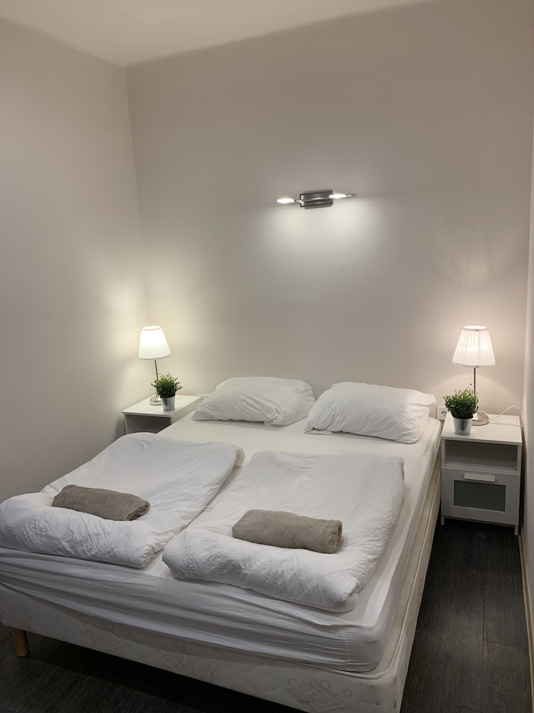 Classic Apartment, 1 Double Bed, Pool View (1) photo 3