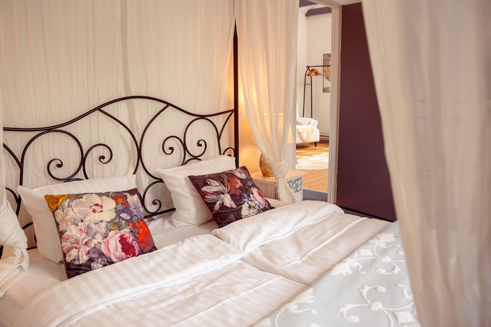 Deluxe Apartment, 4 Bedrooms, Balcony photo 2