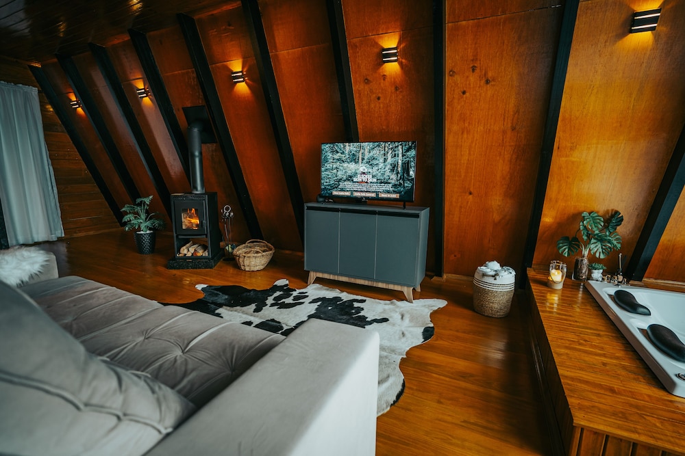 Deluxe Cabin, 1 Queen Bed, Non Smoking, Jetted Tub photo 3