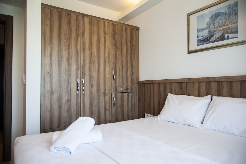 Standard Suite - Photo 1