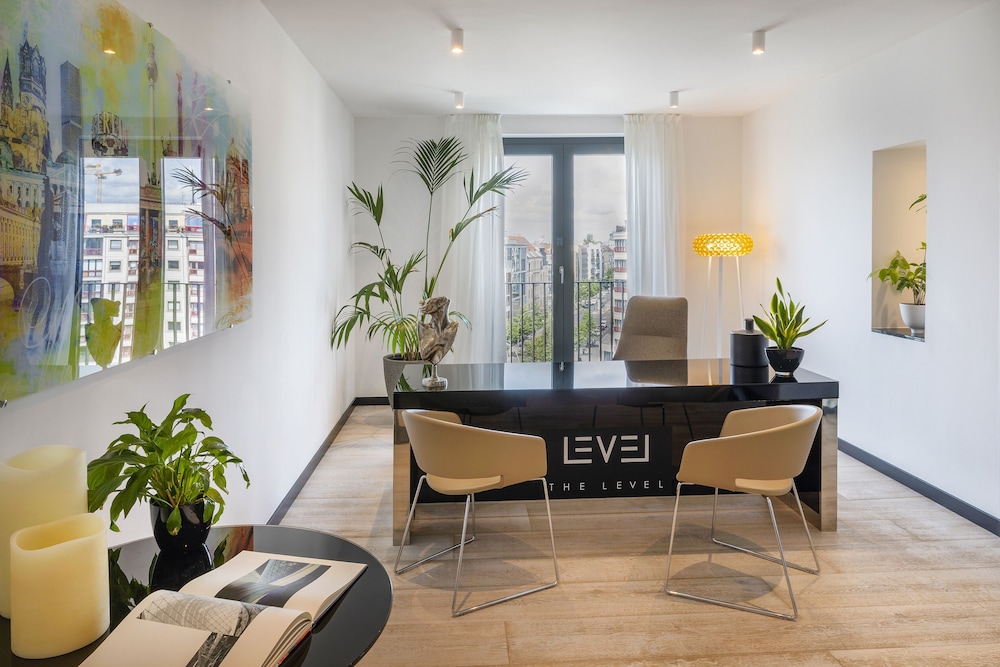 Panoramic Suite (The Level,Executive Lounge Access,2+2) - Photo 4