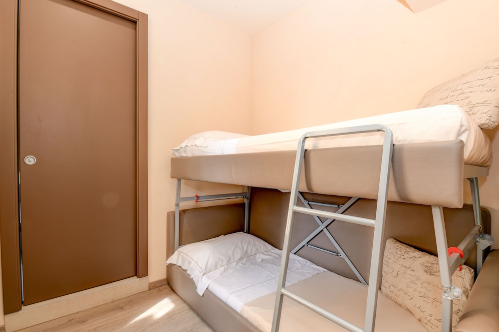 Economy Room - Photo 5