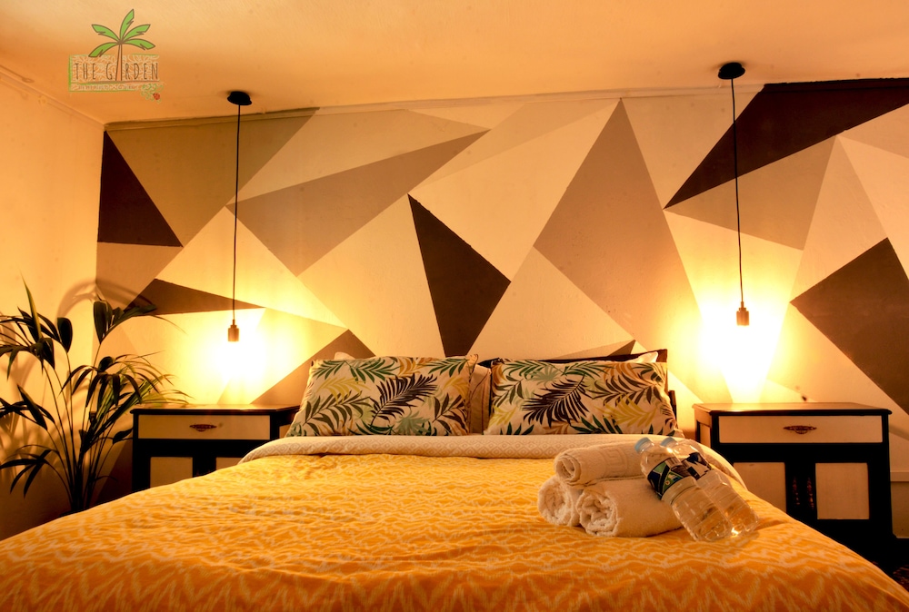 Diseño Habitación Doble, 1 Cama Queen, Vista al Patio (8)