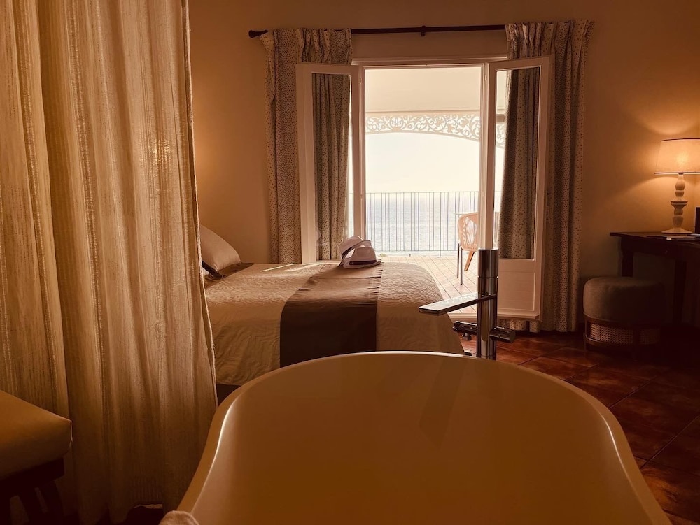 Deluxe Room, Sea View photo 1