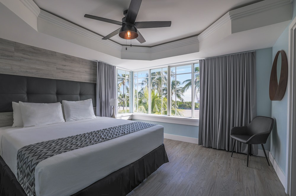 Oceanfront Suite - Photo 1