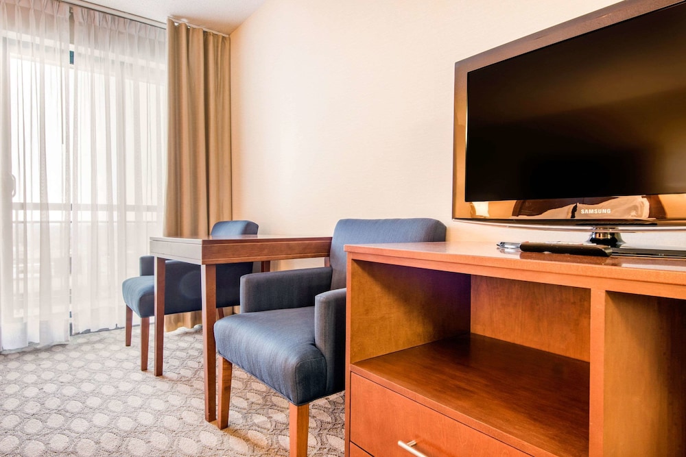 Standard Room, Non Smoking, River View - Photo 3