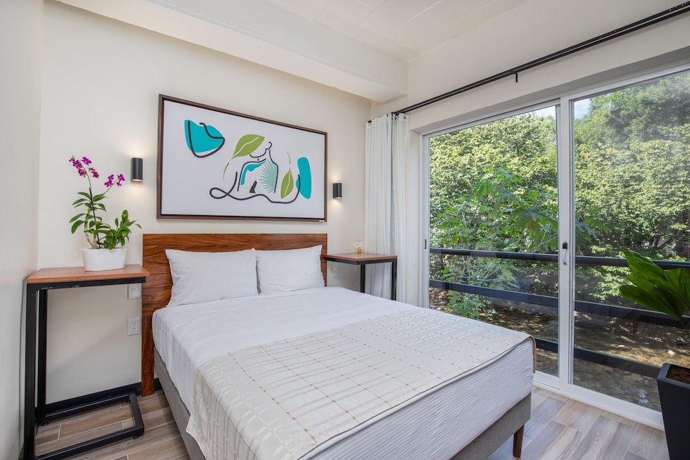 Deluxe Room - Photo 1