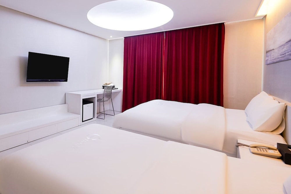 Standard Double or Twin Room photo 2