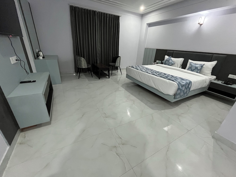 Super Deluxe Room
