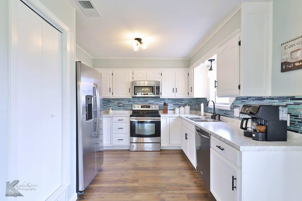 Premium House photo 2