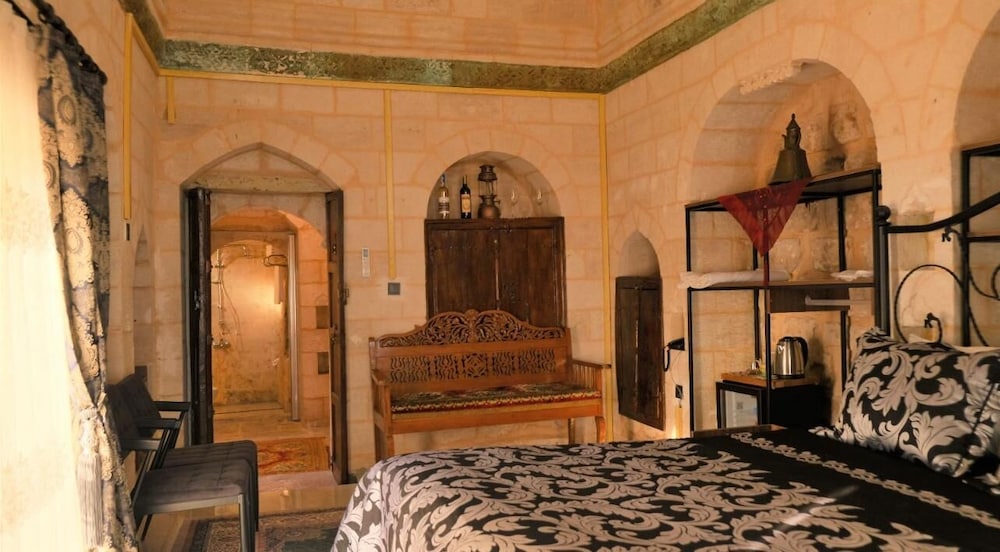 Emperor Room photo 3