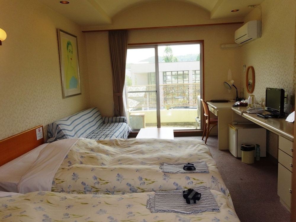 Standard Twin Room, Non Smoking photo 1