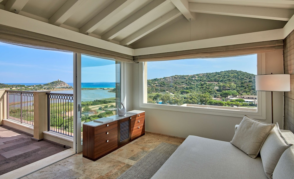 Suite, 1 King Bed (Shardana Suite W/View)