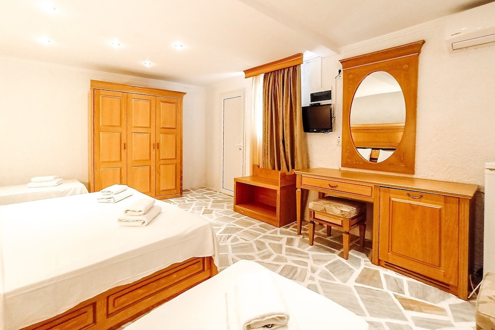 Basic Quadruple Room photo 1