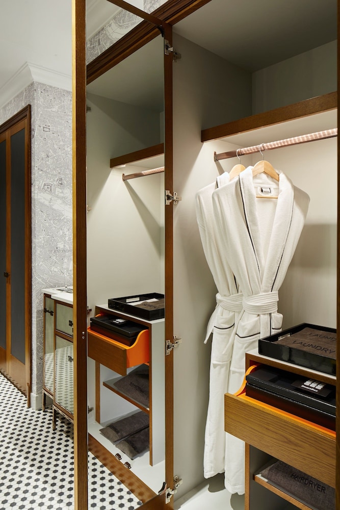 Club Suite, 1 King Bed, Balcony