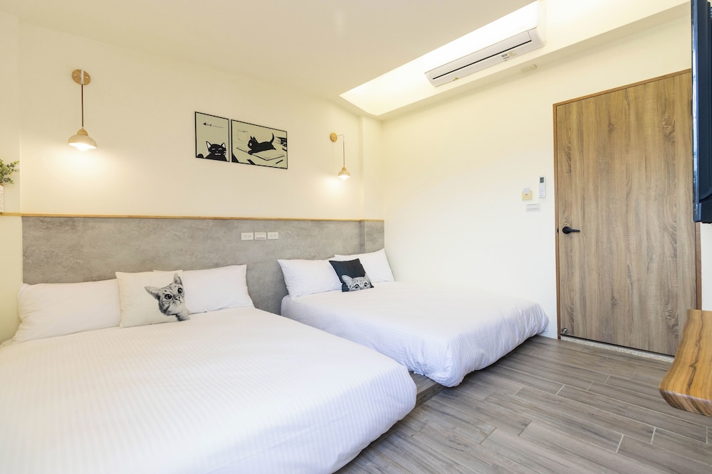 Standard Quadruple Room, Park View photo 3
