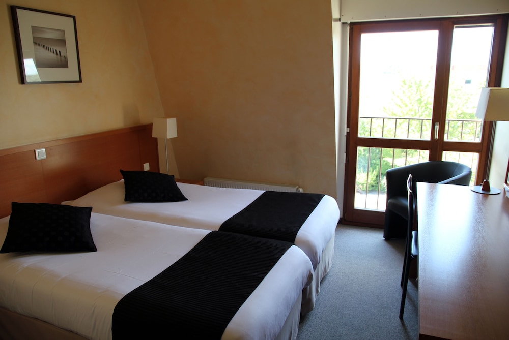 Twin Room - Photo 2