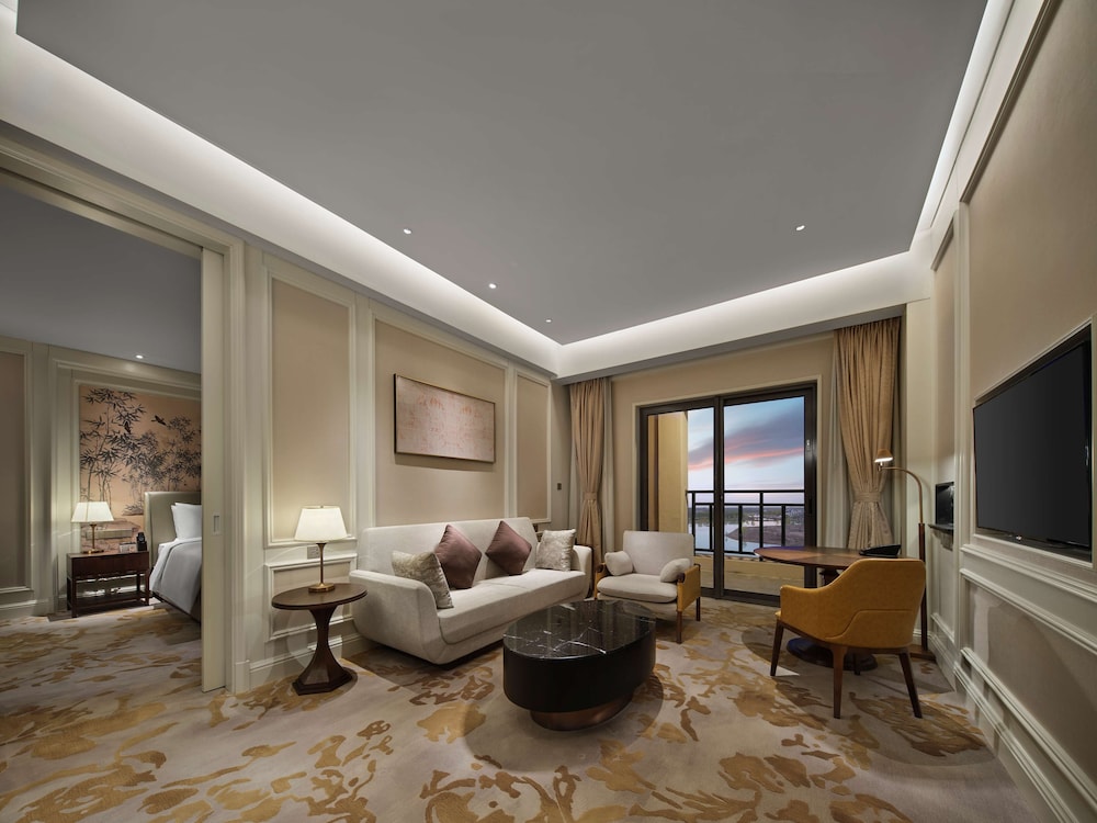 Deluxe Suite, 1 King Bed