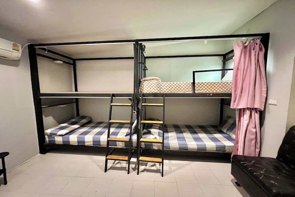 Shared Dormitory, Men only photo 2