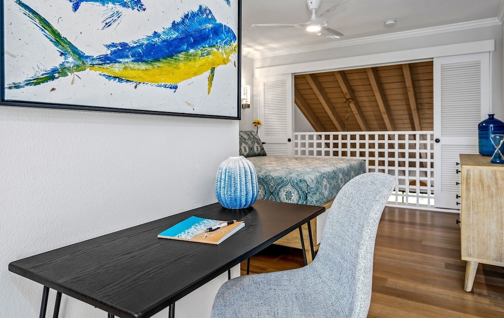 Luxury Condo photo 2