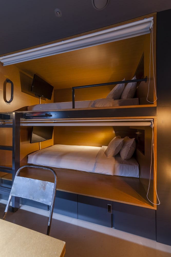 Quad (2 bunked bed room)